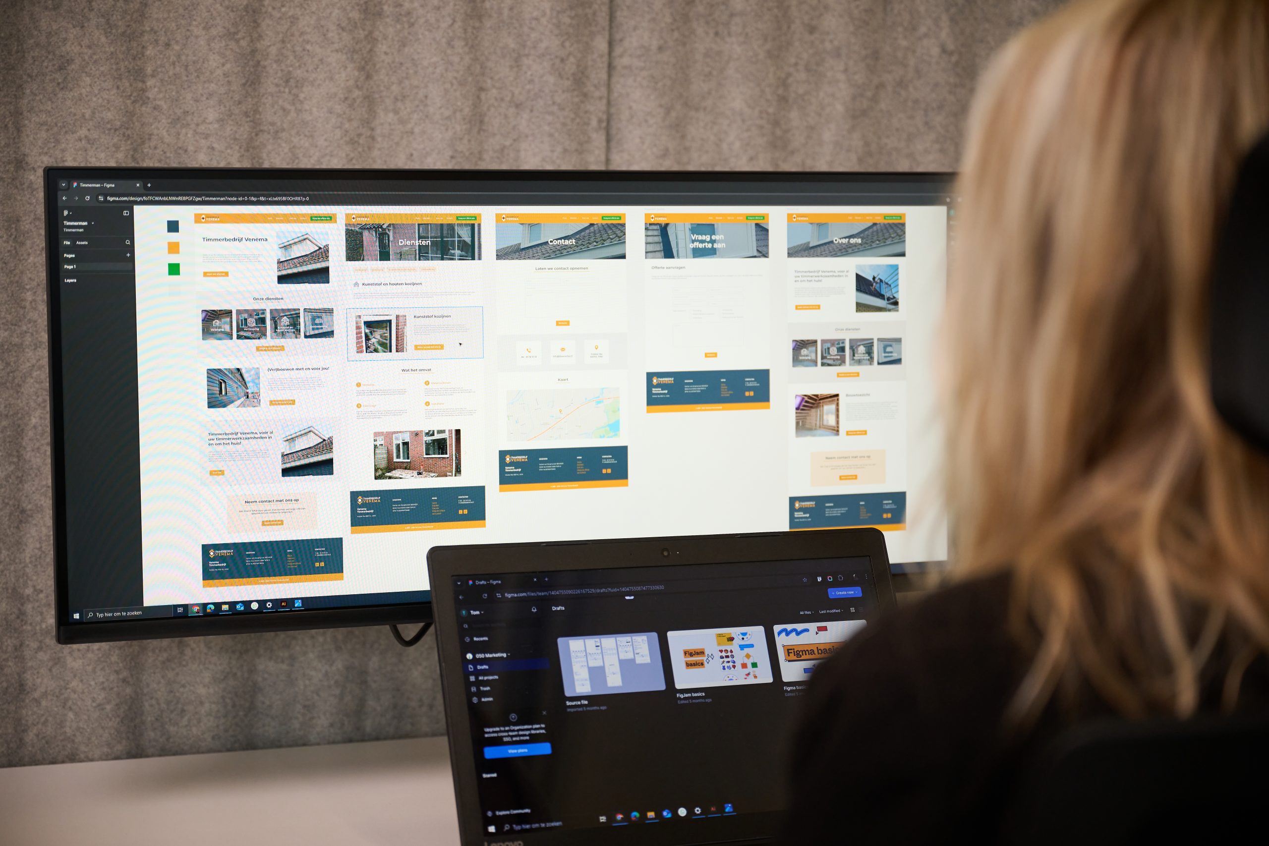 Website laten maken: Sanne werkt aan een webontwerp