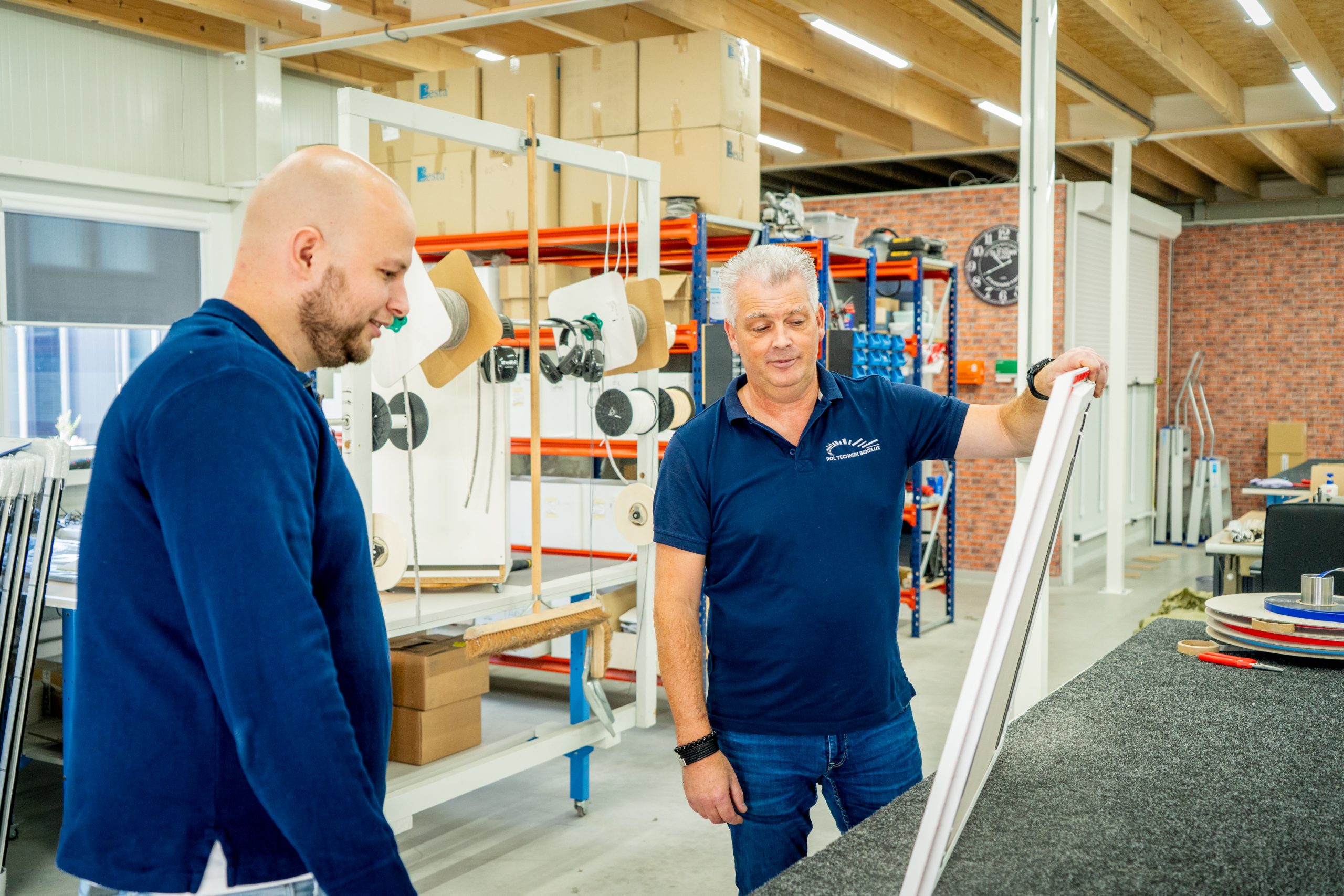 Tom op bezoek in de werkplaats van Rol Techniek Benelux